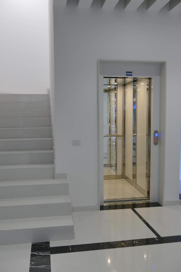 Central Modern Apartment Bari Luaran gambar
