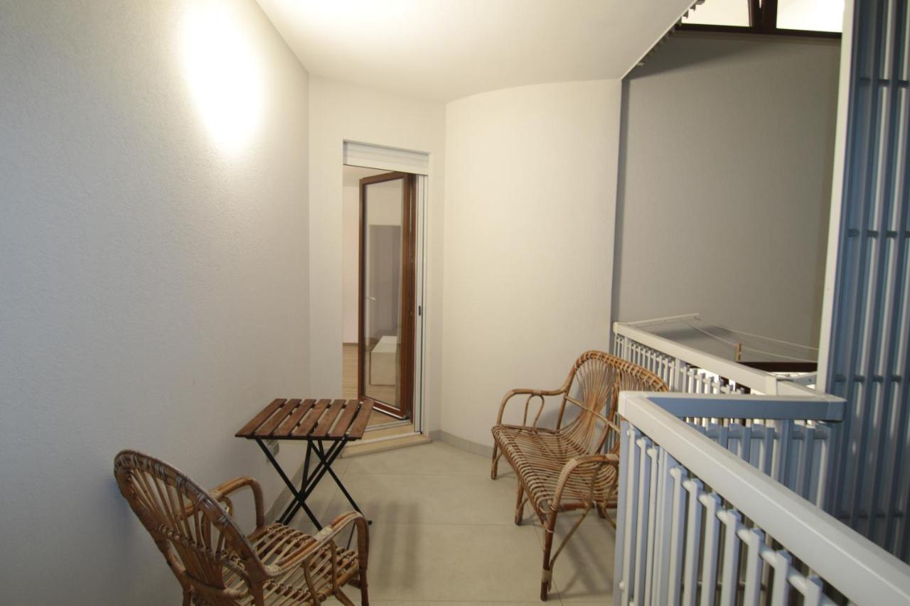 Central Modern Apartment Bari Luaran gambar