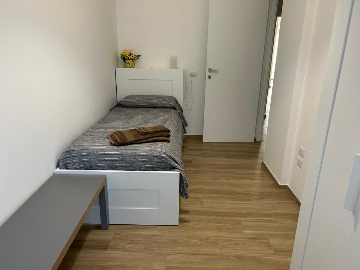 Central Modern Apartment Bari Luaran gambar
