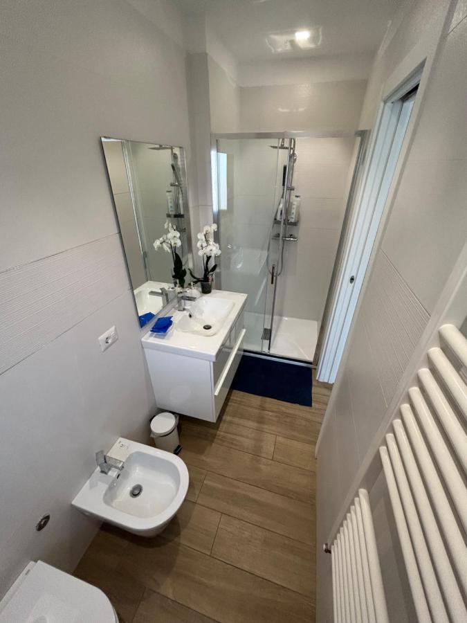 Central Modern Apartment Bari Luaran gambar