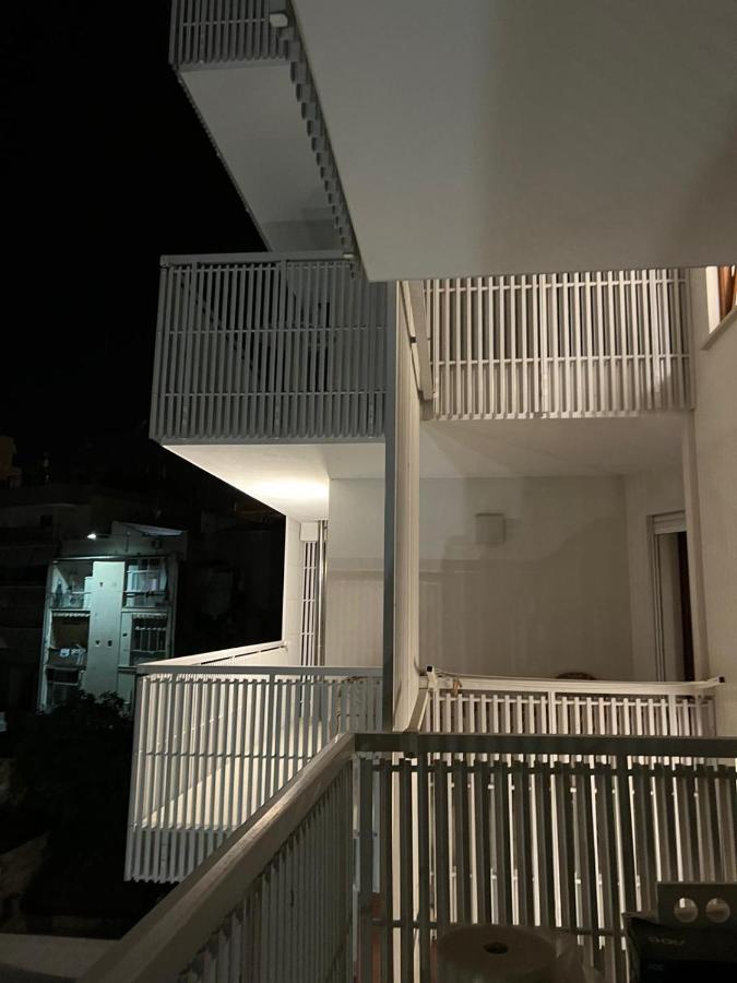 Central Modern Apartment Bari Luaran gambar