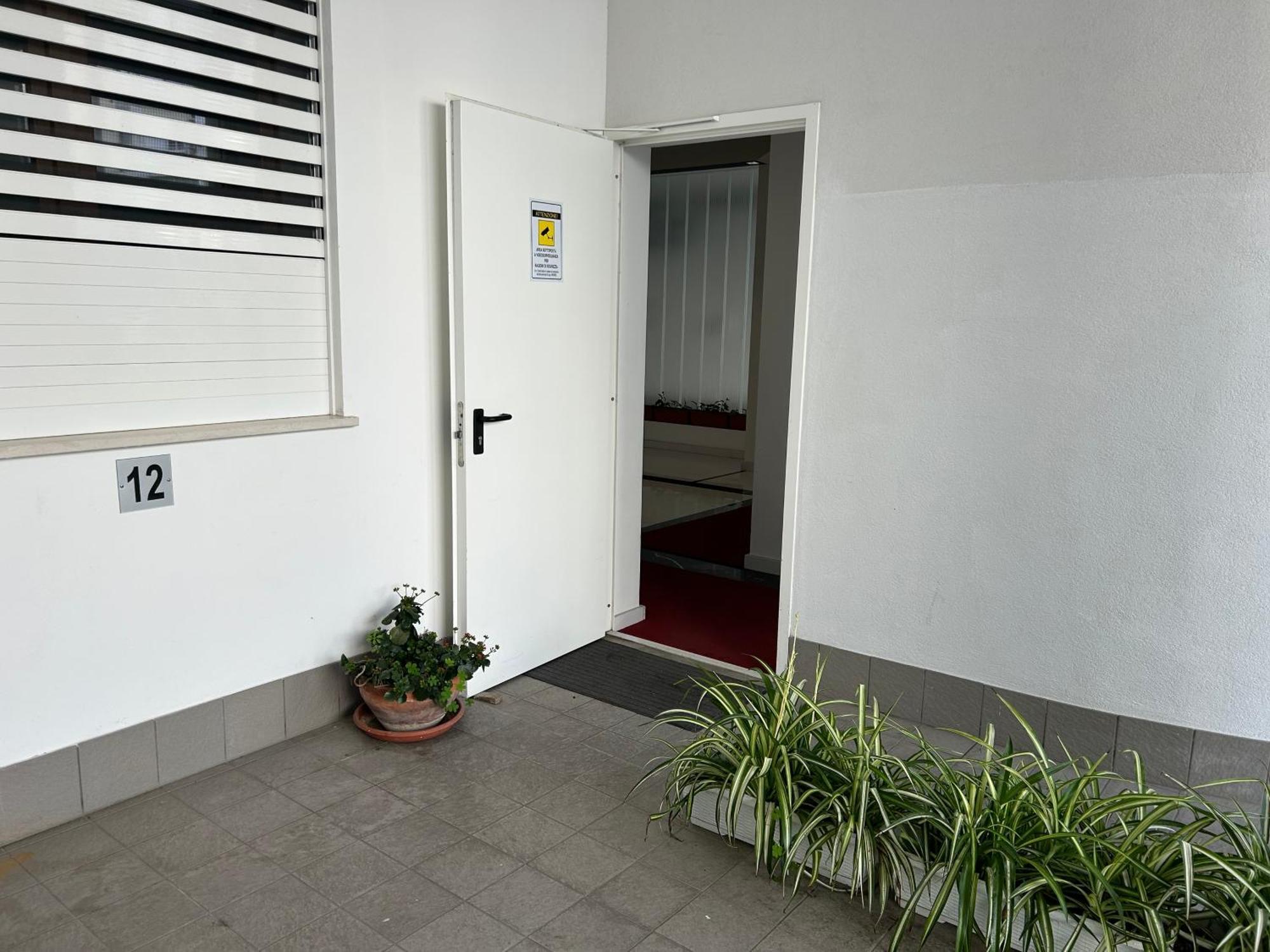 Central Modern Apartment Bari Luaran gambar